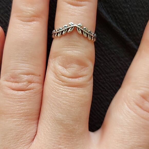 925 Oxidized Silver Leaves Wreath Ring - Picture 7 of 8